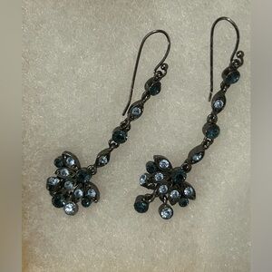 Beautiful 1928 earrings in blue and clear crystal